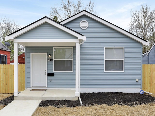 view of front facade with covered porch