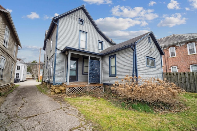 view of front of home with covered porch