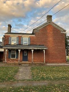 view of front facade with covered porch