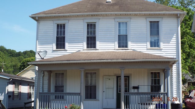 view of front of property featuring a porch