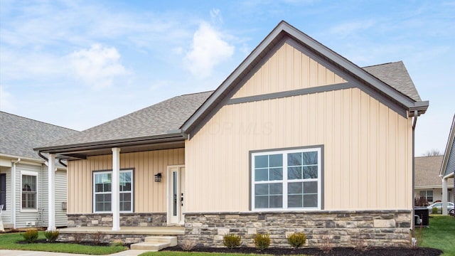 view of front of property with covered porch