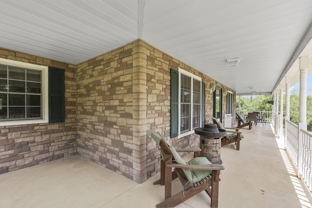 view of patio / terrace with covered porch