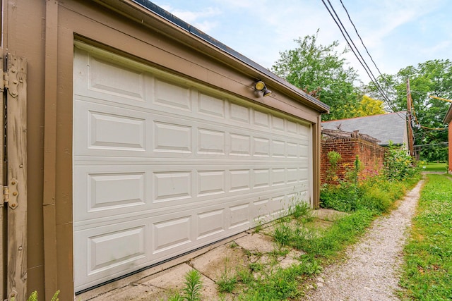 37 Stewart Ave, Columbus, OH 43206 - view of garage