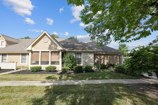 view of front of property with a front yard