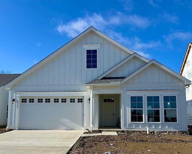 view of front facade with a garage