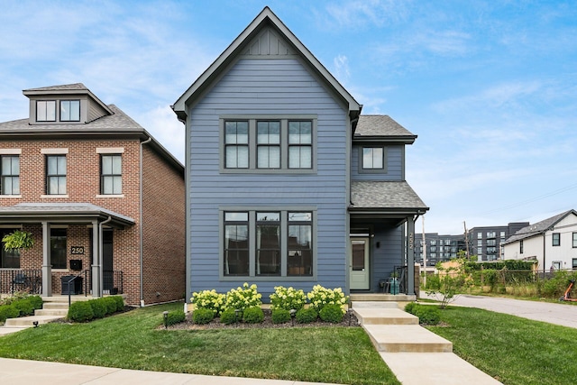 view of front facade featuring a front yard