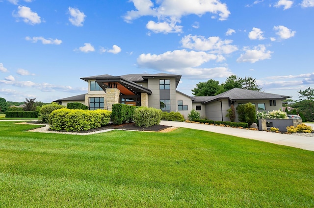 view of front of house with a front yard