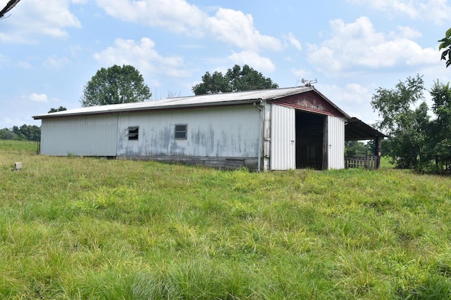 view of outdoor structure