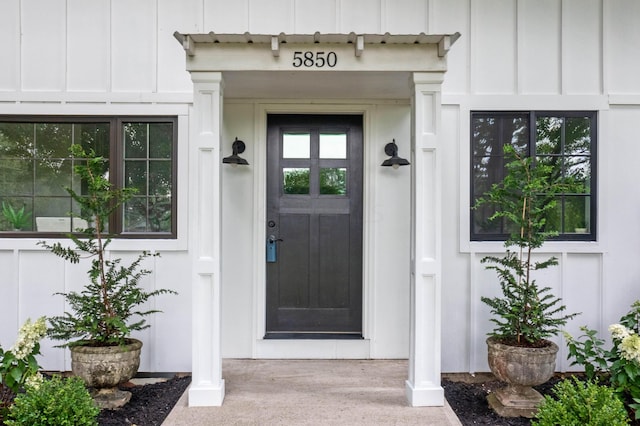 view of entrance to property