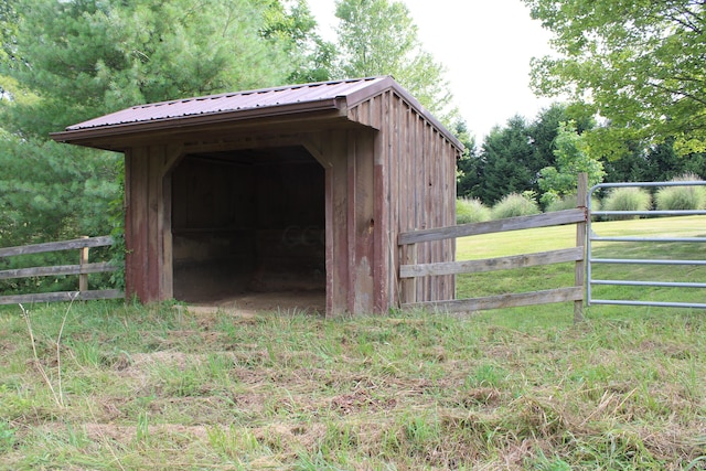 view of outbuilding