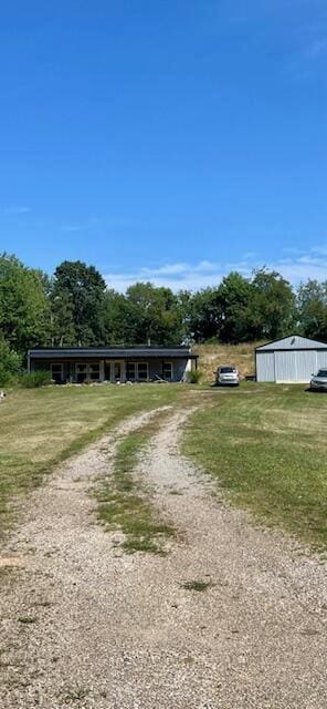 view of front of house featuring a front yard