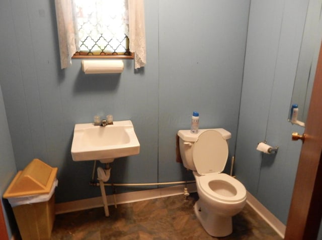 160 Commerce St, Lockbourne, OH 43137 - half bath with toilet and a sink