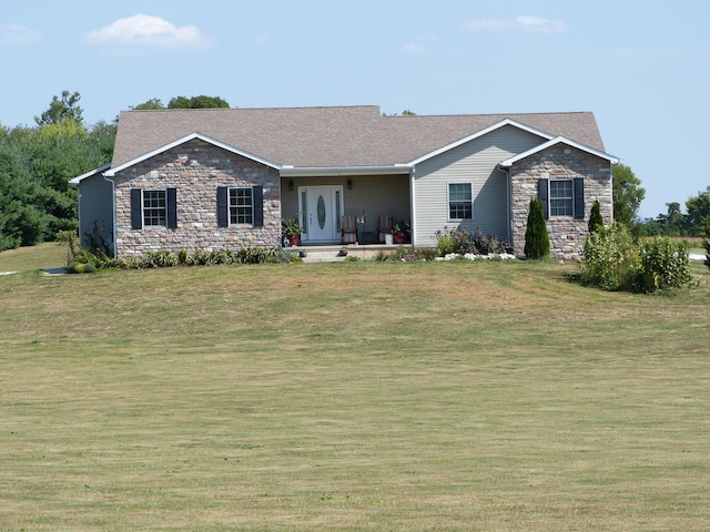 single story home with a front lawn