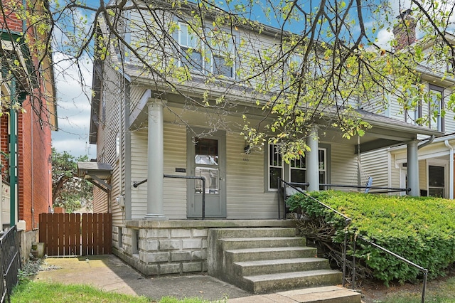 view of front facade featuring a porch