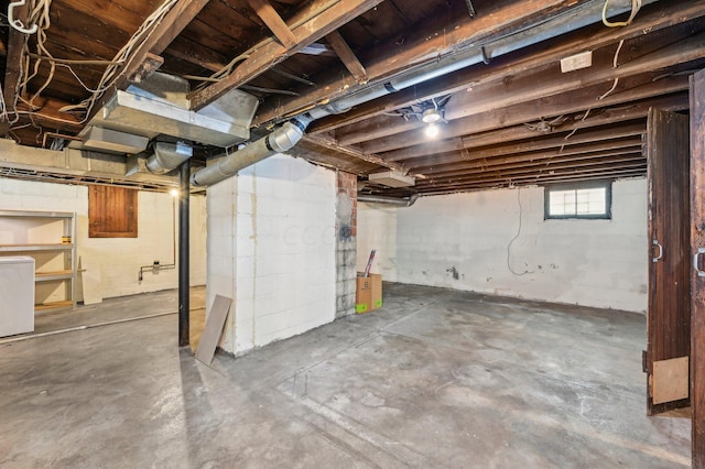 basement featuring washer / dryer