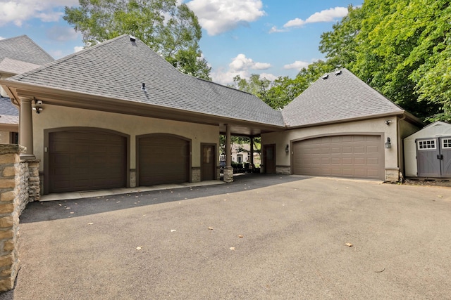 view of front facade with a garage