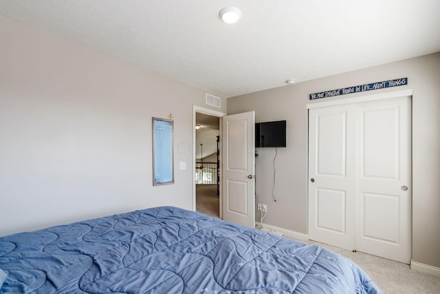 bedroom featuring carpet floors