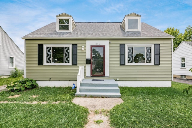 view of front of house with a front yard