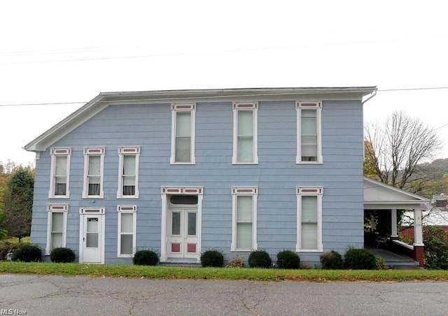 view of front of property