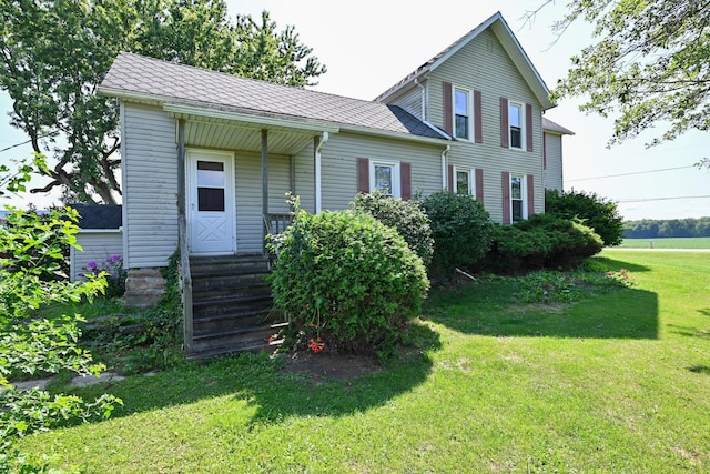 view of front of house with a front yard