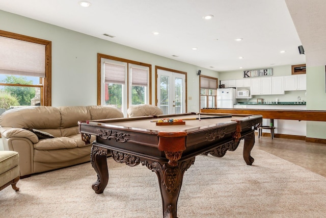 playroom with sink and pool table