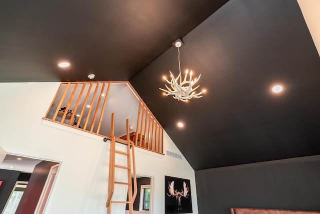 room details featuring an inviting chandelier