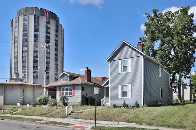 view of front of house with a front yard