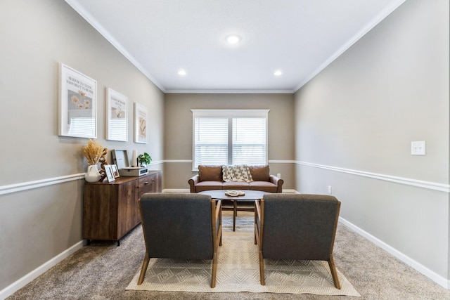 living room with carpet flooring and crown molding