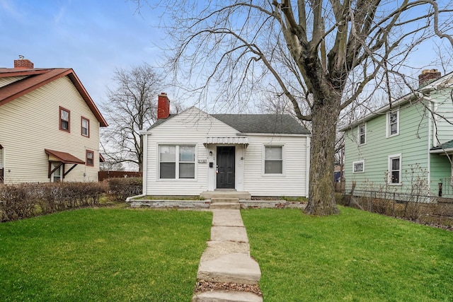 view of front of house featuring a front yard