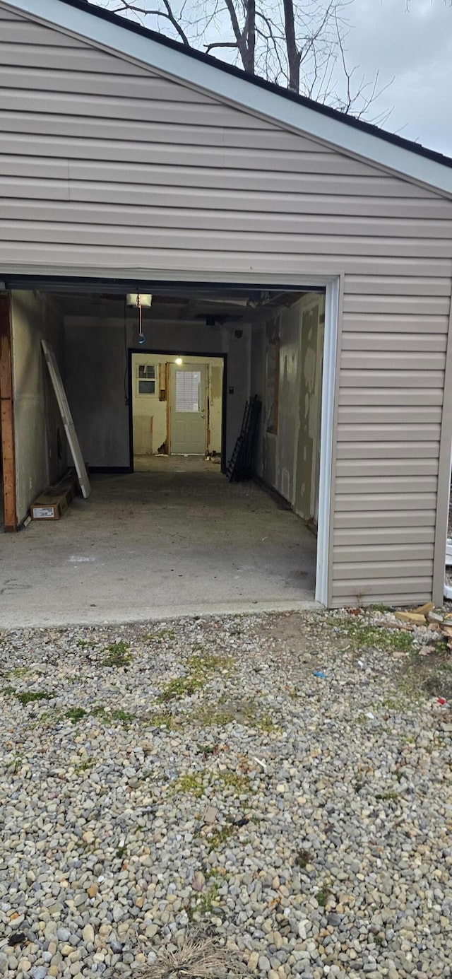 379 Thompson St, Marion, OH 43302 - garage with driveway
