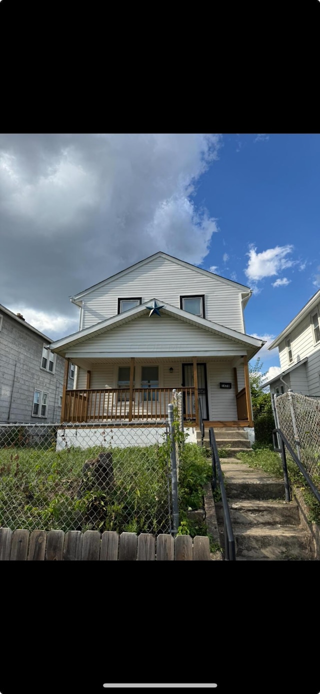 view of front of home featuring a porch