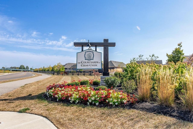 view of community / neighborhood sign