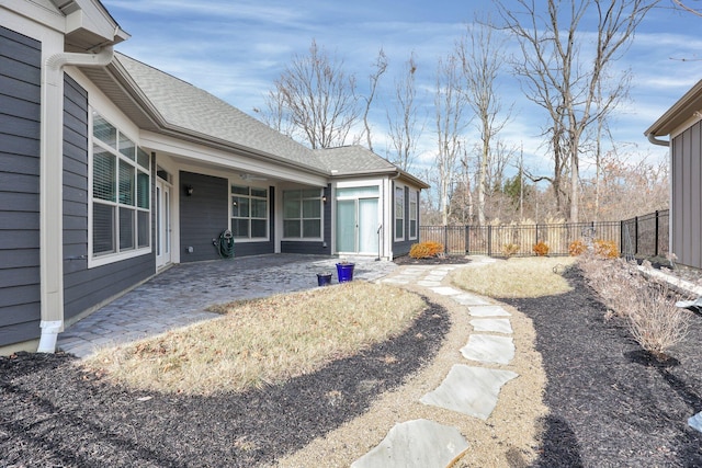 view of yard featuring a patio area