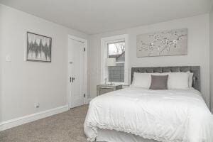 view of carpeted bedroom