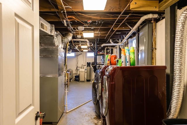 basement featuring washing machine and dryer