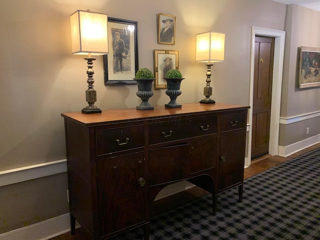 room details featuring hardwood / wood-style floors