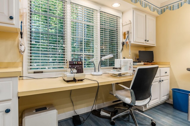 office area with hardwood / wood-style floors