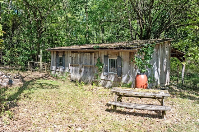 view of outdoor structure featuring an outdoor structure