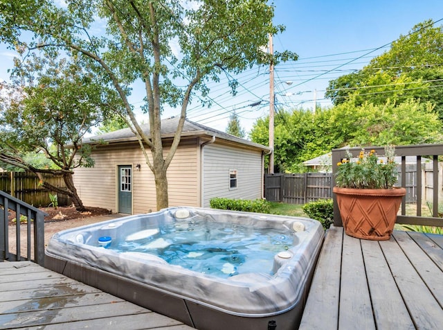43 Winner Ave, Columbus, OH 43203 - wooden terrace with a fenced backyard