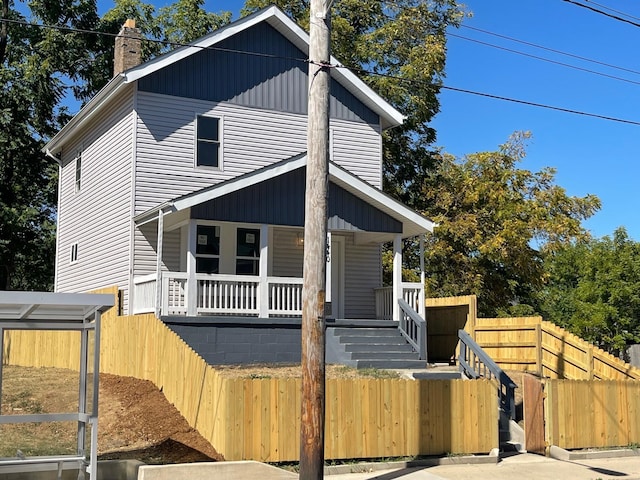 view of front of property featuring a porch