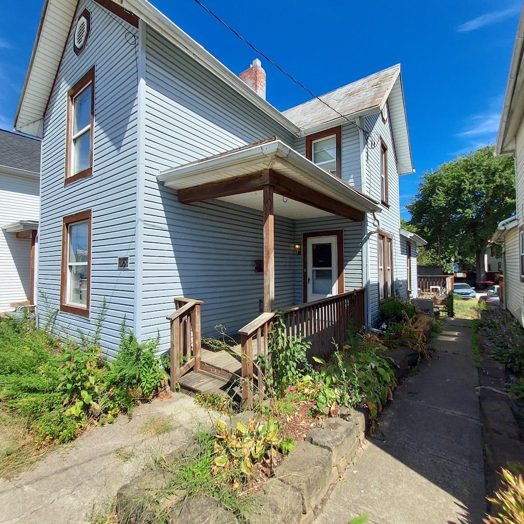 view of front of property with a porch