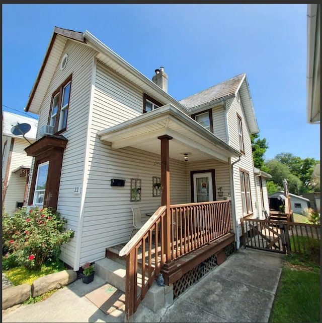 view of front of property featuring a porch