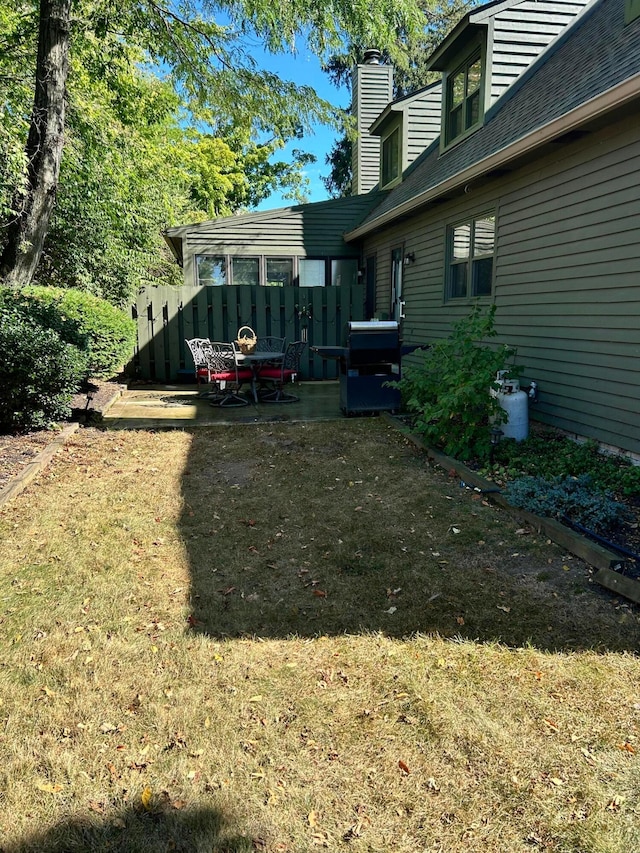 view of yard with a patio area