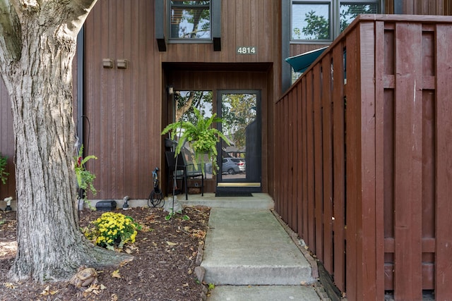 view of entrance to property