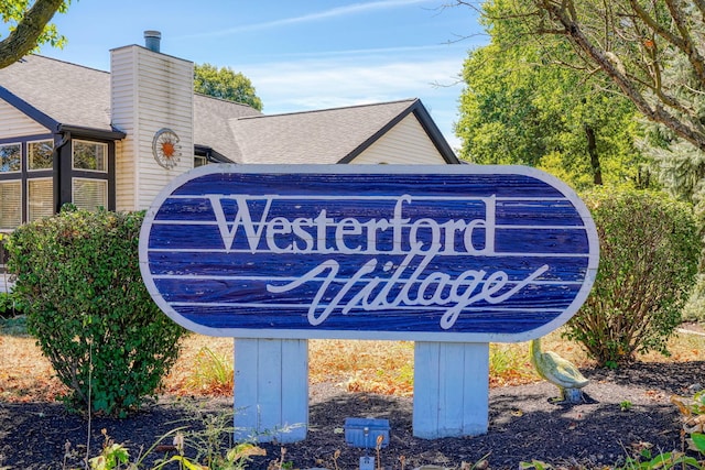 view of community / neighborhood sign