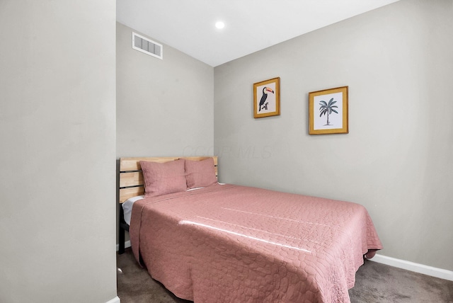 bedroom with carpet flooring