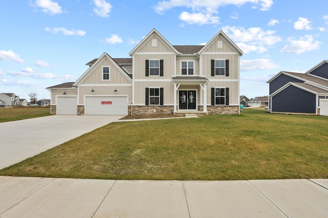 view of front of house featuring a front lawn