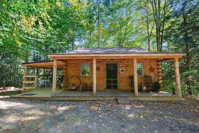 view of outbuilding