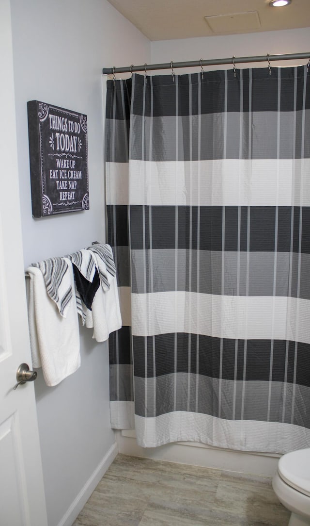 4401 Hunts Landing Rd Unit 202, Hebron, OH 43025 - full bathroom featuring a shower with curtain