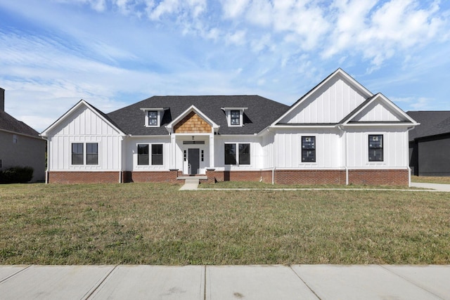 13917 Fantasy Way, Pickerington, OH 43147 - view of front of house featuring a front lawn